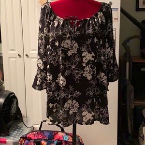 TORRID Floral 3/4 sleeve top